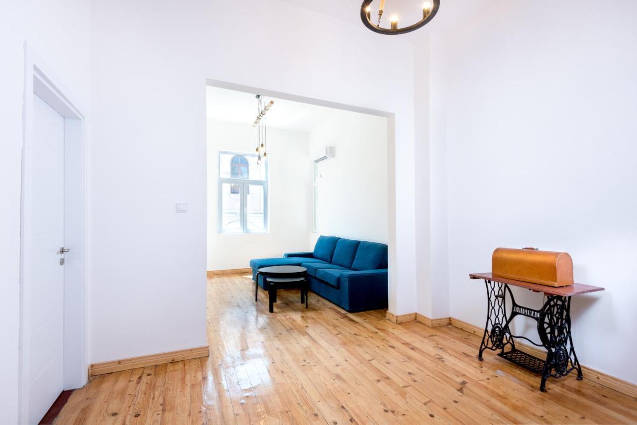 The White Apartment - Bogoridi Main Street Burgas Extérieur photo